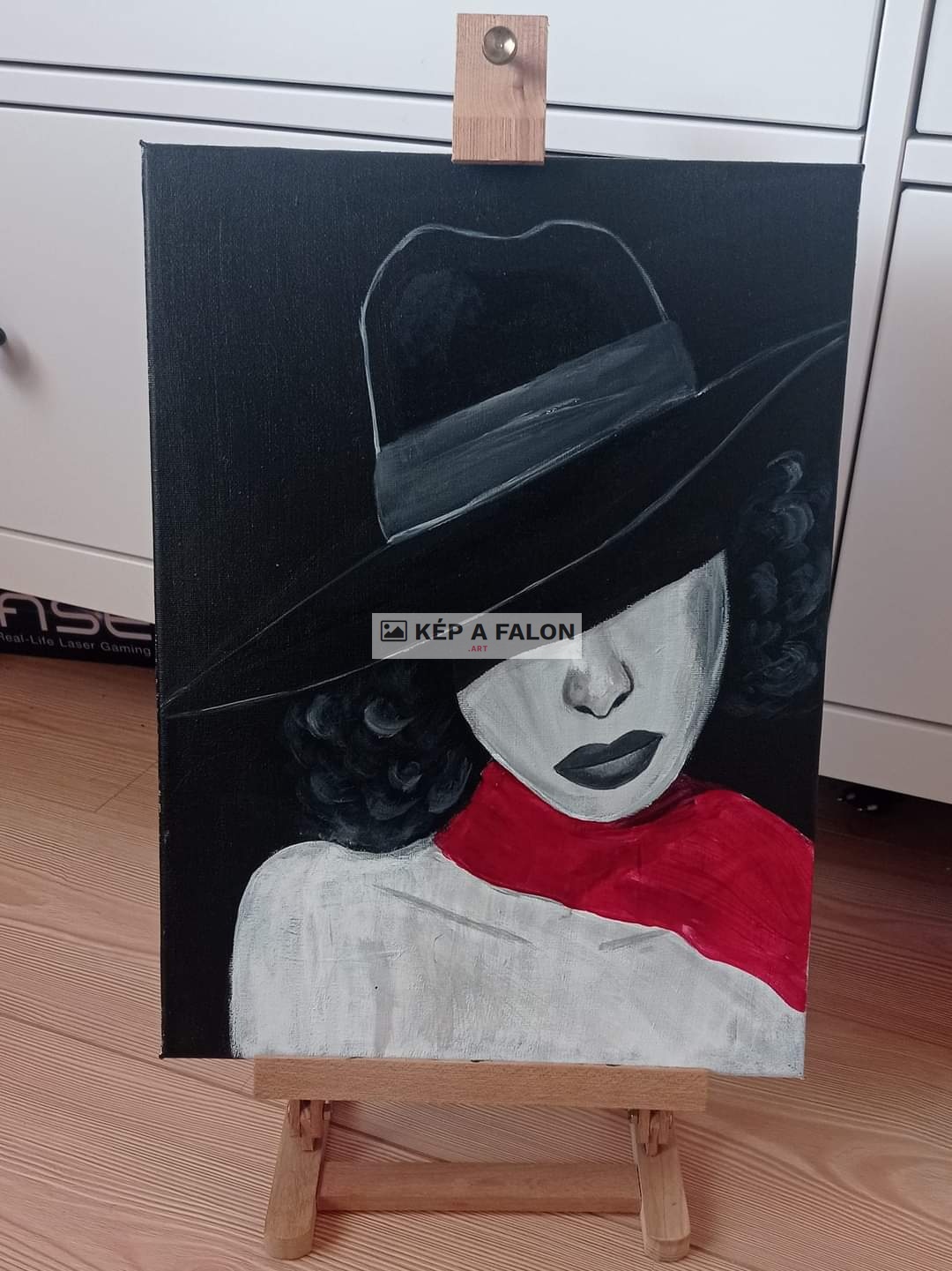 Nő kalapban  by: Scheftsikné Tomanóczy  Andrea  | 2022, akril festmény